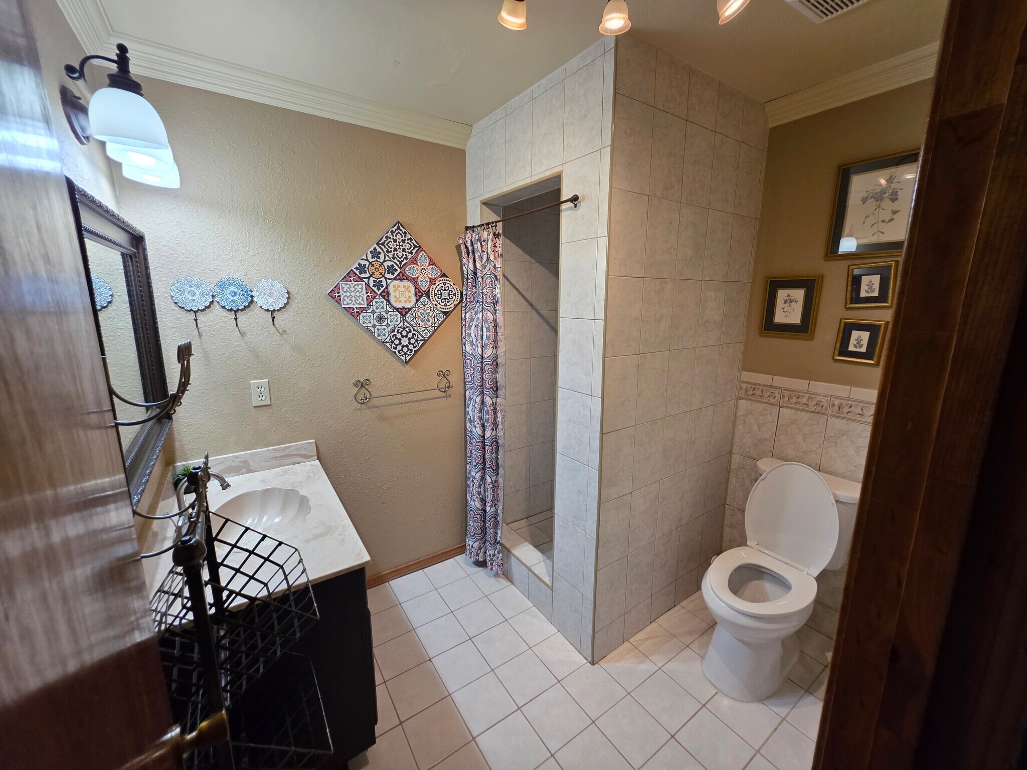 Building Photo - 209 La Silla Dr