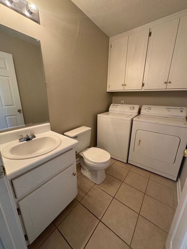 Building Photo - Dunwoody Subdivision