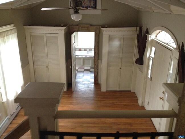 Building Photo - 954 Old Lynchburg Rd