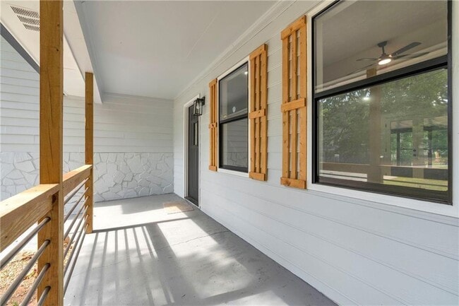 Building Photo - 5303 Kemper Pl