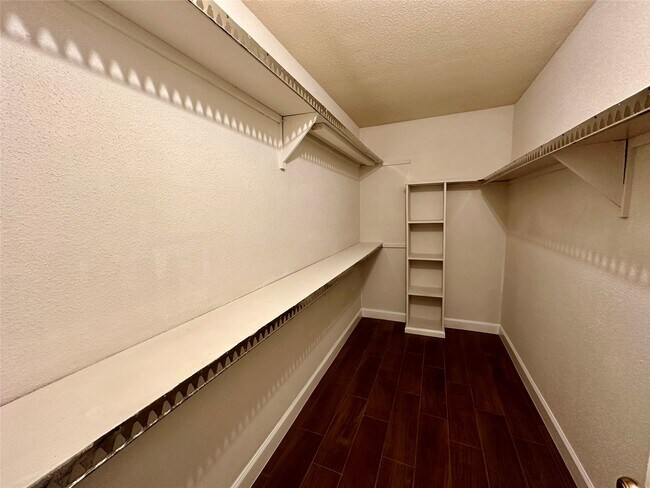 Building Photo - 16218 Cavendish Dr