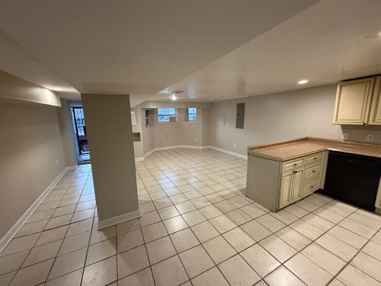 Building Photo - 1743 N Capitol St NE