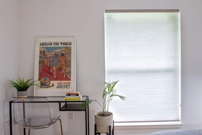 Building Photo - 9802 Kendal Dr