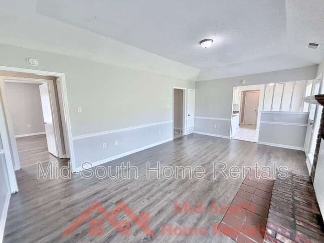 Building Photo - 4900 Walden Glen St