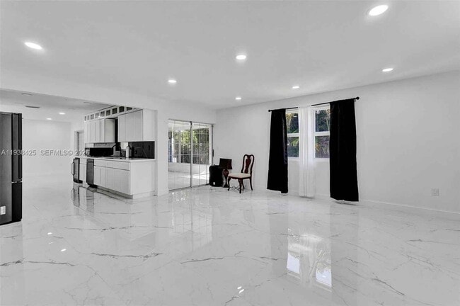 Building Photo - 860 NW 207th St