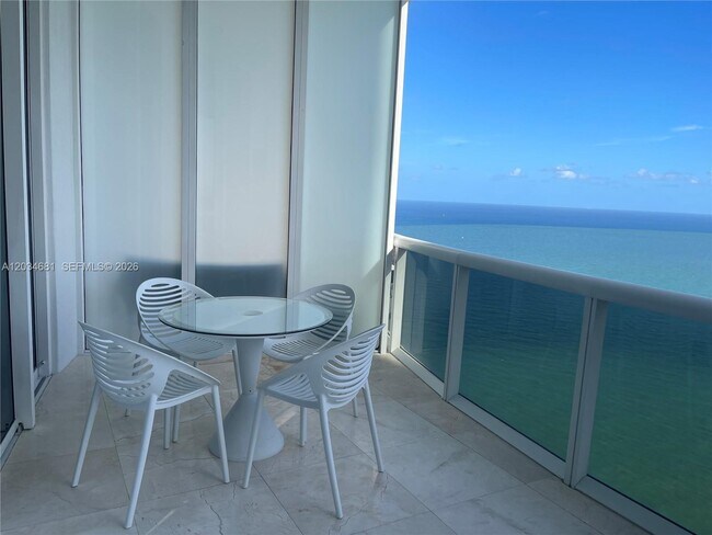 Building Photo - 16001 Collins Ave