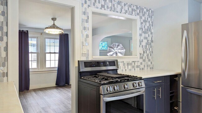 Building Photo - 81 Knox Ave