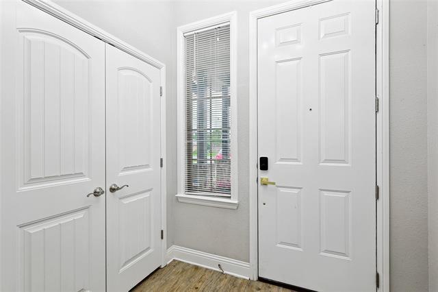 Building Photo - 342 W Huffman St