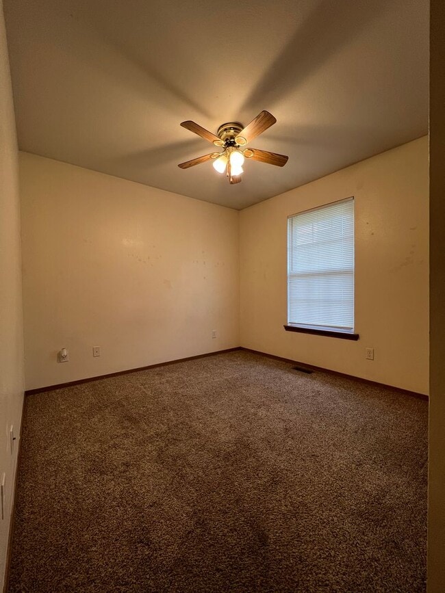 Building Photo - 1267 Pinhook Dr