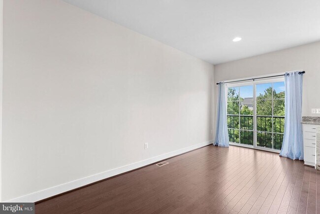 Building Photo - 207 Miles Hawk Terrace