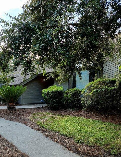 Building Photo - 60 Carnoustie Rd