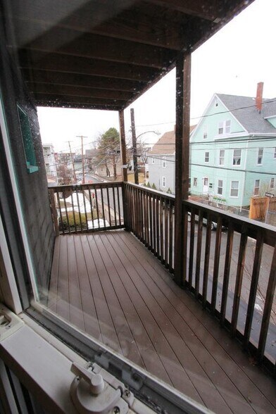 Building Photo - 53 Hinckley St