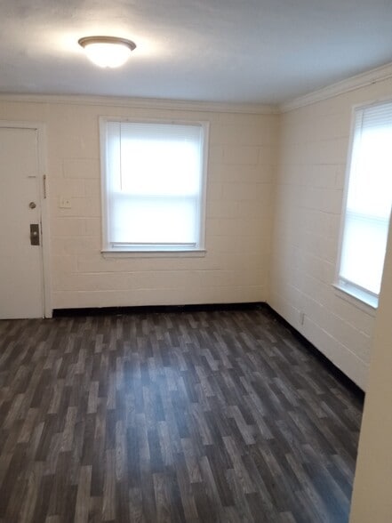 Building Photo - 2947 Schofield Ave