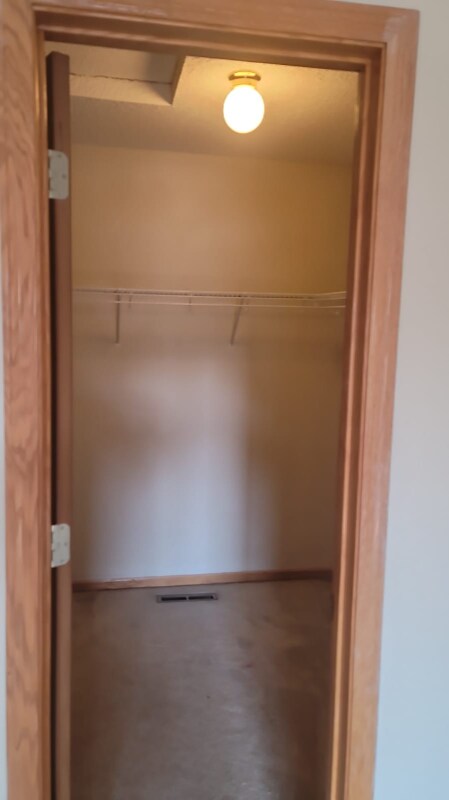 Building Photo - 665 Woodduck Dr