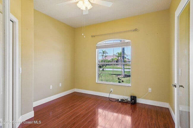 Building Photo - 929 Hialeah St