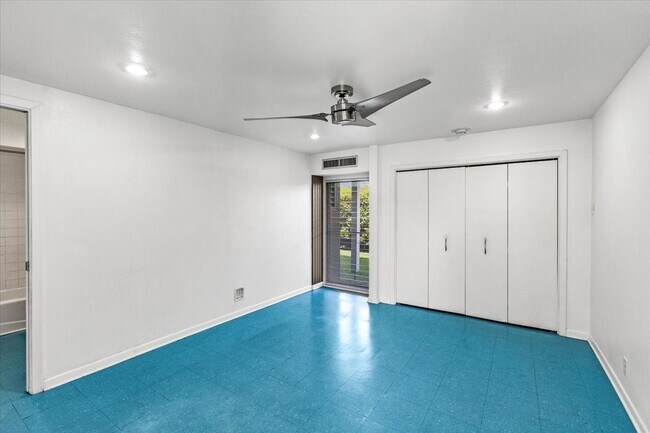 Building Photo - 1310 Harbor View Dr