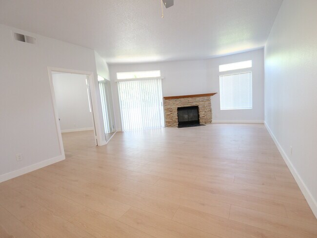 Building Photo - 43 Dover Pl