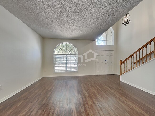 Building Photo - 716 Grand Canyon Dr