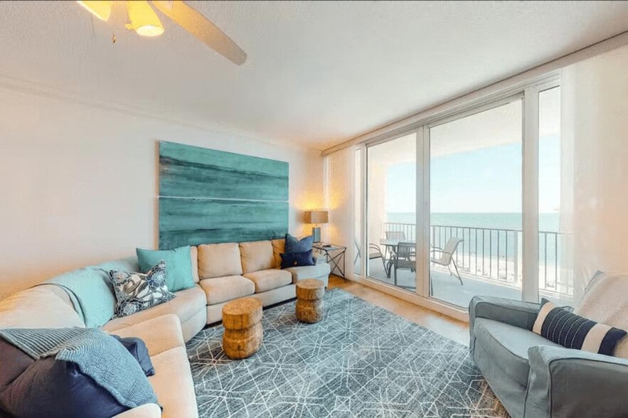 Primary Photo - 365 E Beach Blvd