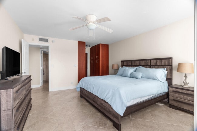 Building Photo - 950 Ponce De Leon Rd