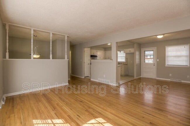 Building Photo - 6720 E 134th St