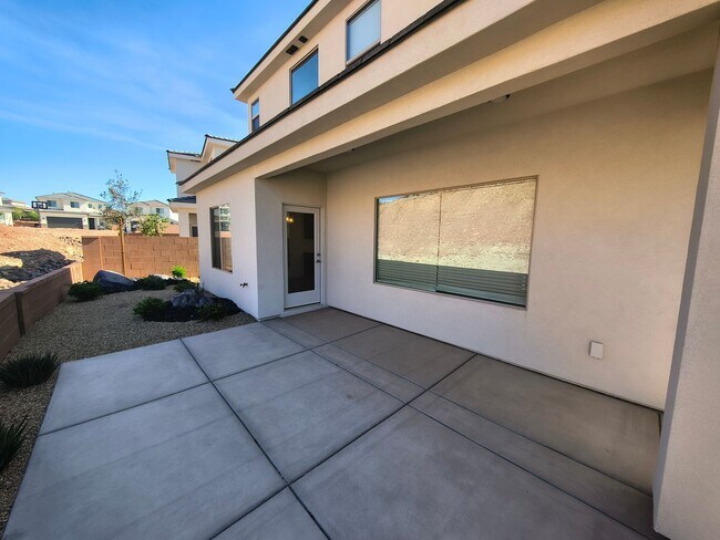 Building Photo - 1471 E White Desert Dr