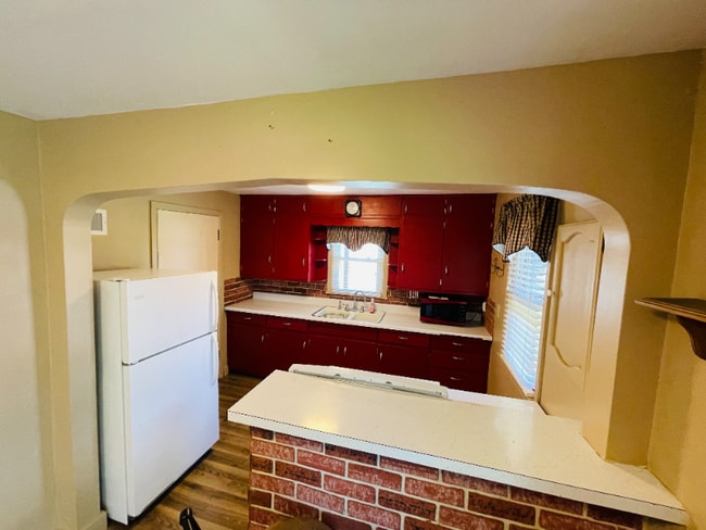 Building Photo - 1032 E Cloverland Dr