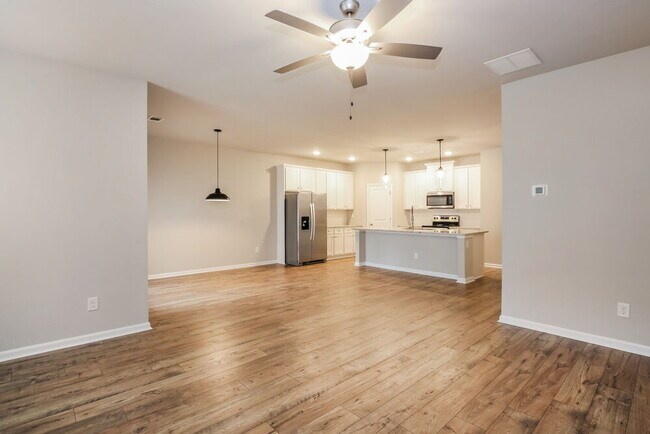 Building Photo - 1019 Smoky Mountain Springs Ln