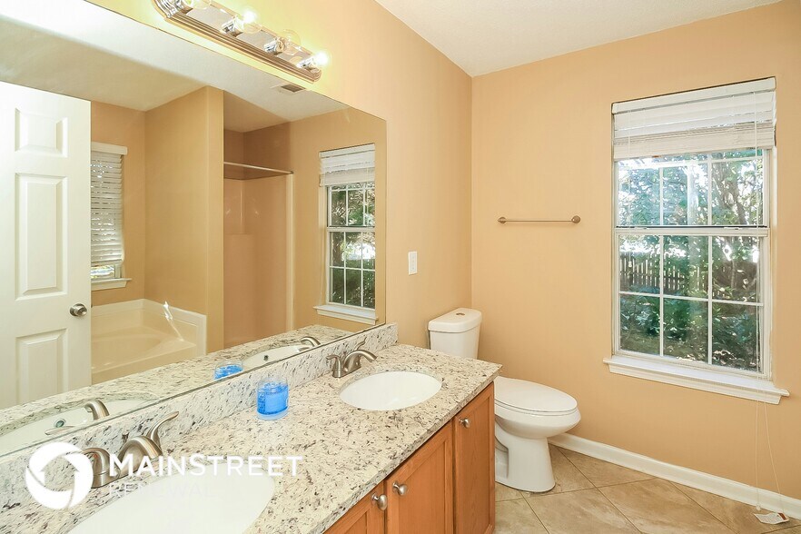 Building Photo - 2070 Tudor Dr