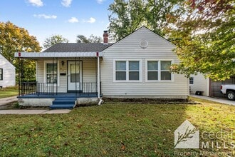 Building Photo - 4 Bedroom w/ a Basement!