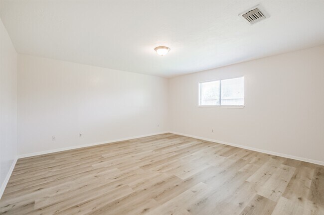 Building Photo - 2815 Arrowhead Dr