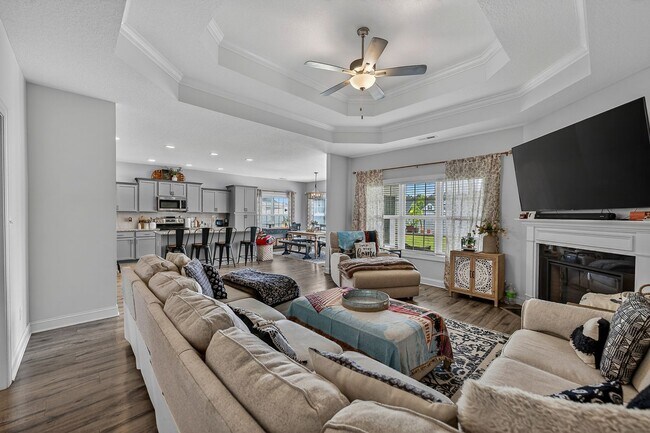 Building Photo - Spacious Stateside Home with Bonus Room & Screened-In Porch