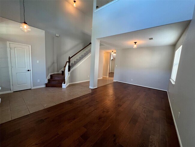 Building Photo - 146 Black Swan Pl