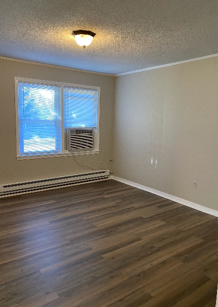 Building Photo - 110 Evergreen Ln