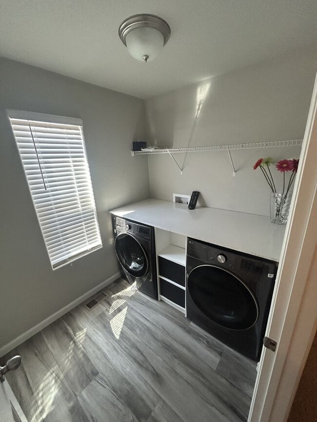 Building Photo - Brand New Townhome – Spacious, Modern, and...