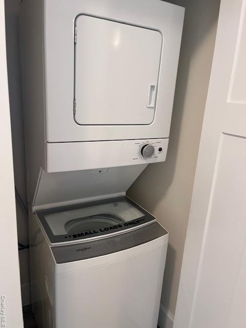 Building Photo - 351 W Montauk Hwy