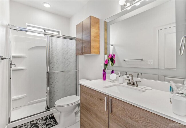 Building Photo - 12 Nightingale Ave