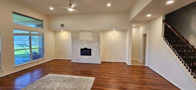 Building Photo - 25419 Hall Meadow Ln
