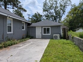 Building Photo - 1325 E 40th St