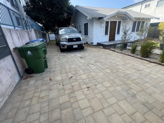 Building Photo - 1617 Barry Ave