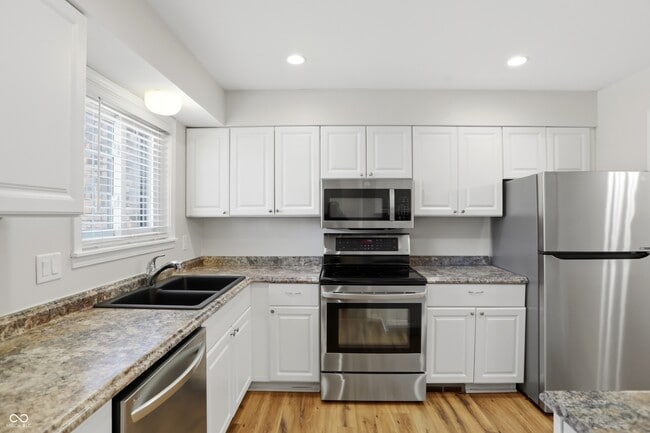 Building Photo - 4 Druid Hill Ct