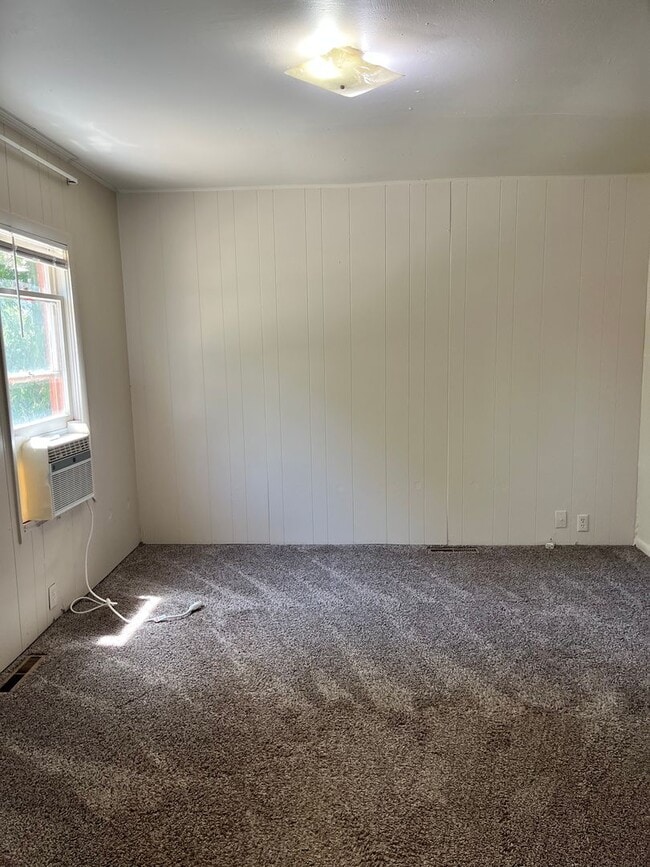 Building Photo - Charming 2-Bedroom Home Near the Heart of ...