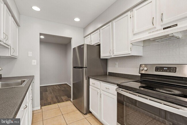 Building Photo - 13212 Meander Cove Dr
