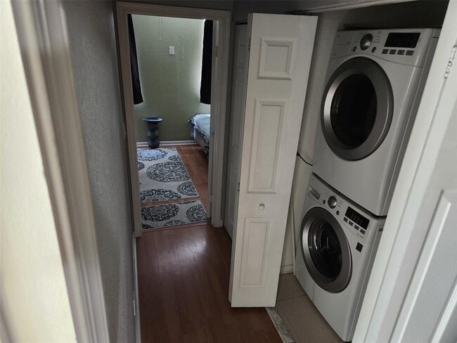 Building Photo - 6617 Winfield Blvd