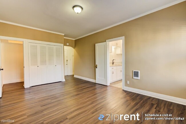 Building Photo - 1 br, 1 bath Condo - 2121 James M Wood Blv...