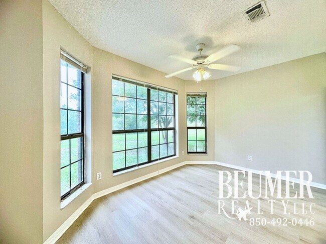 Building Photo - 5027 Shoshone Dr