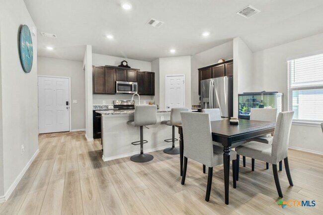 Building Photo - 2522 Merganser Dr