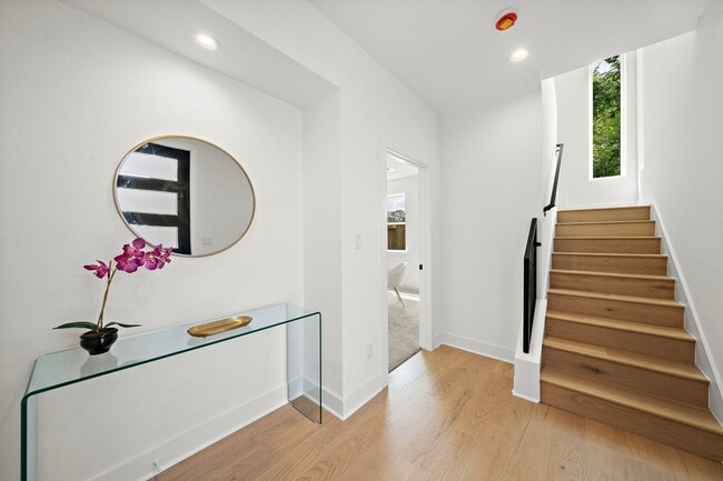 Building Photo - 1607 Barbee St