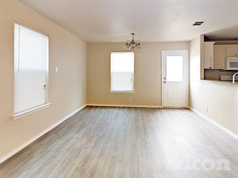 Building Photo - 5614 Red Canyon
