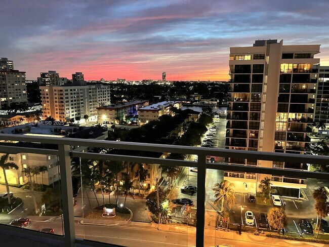 Building Photo - 2030 S Ocean Dr